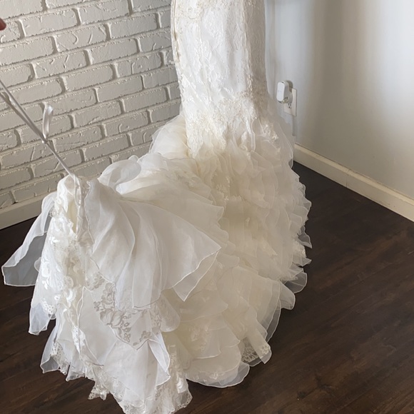 CASABLANCA BRIDAL STYLE 2096 GRACEFUL WHISPERS LACE RUFFLES 10 NEW NO TAGS - Picture 8 of 14